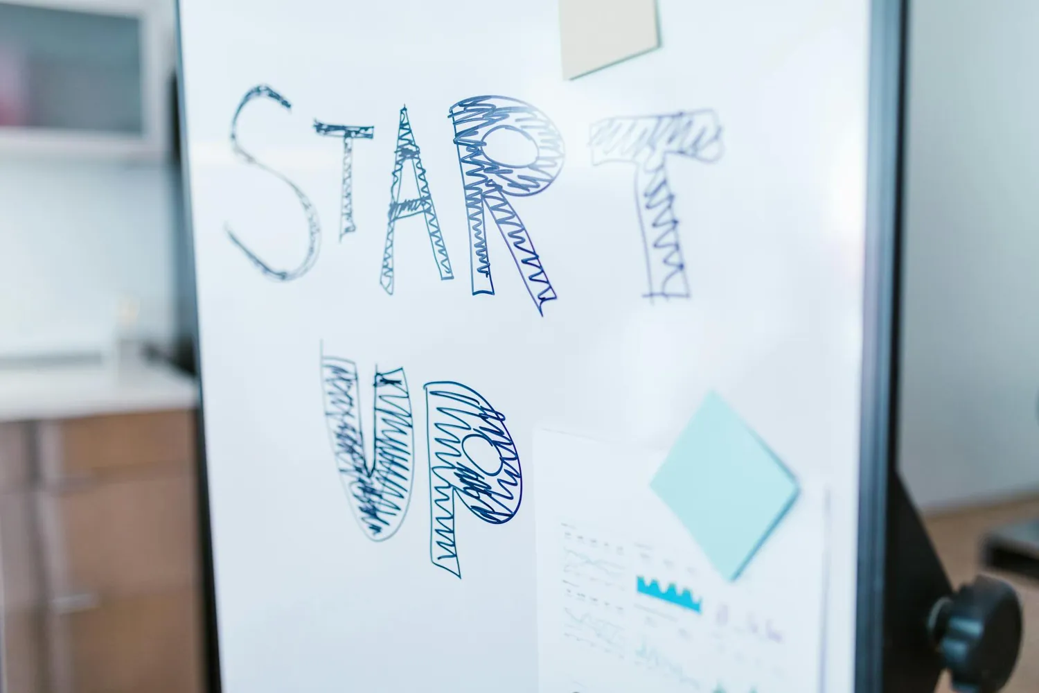Bootstrap vs. Lean Startup: A Guide to Effective Entrepreneurial Strategies